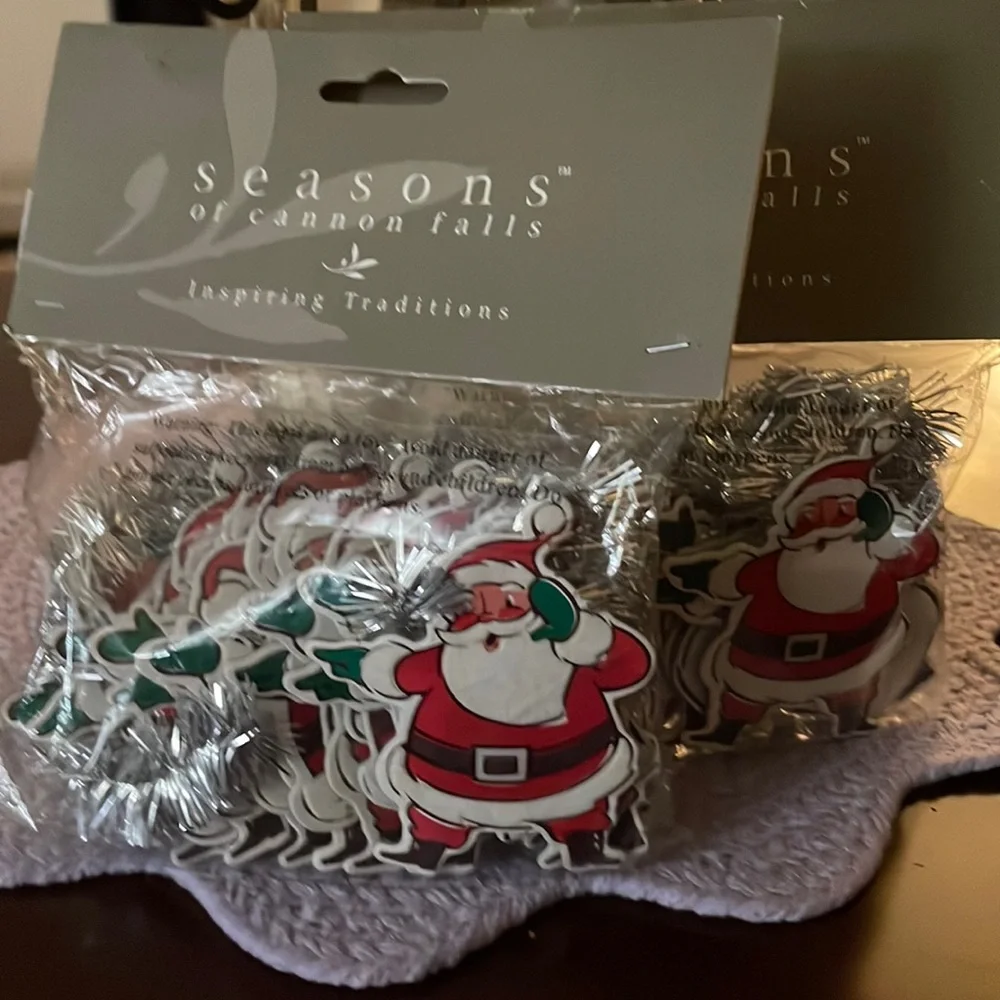 Seasons of Cannon Falls Santa Garland!